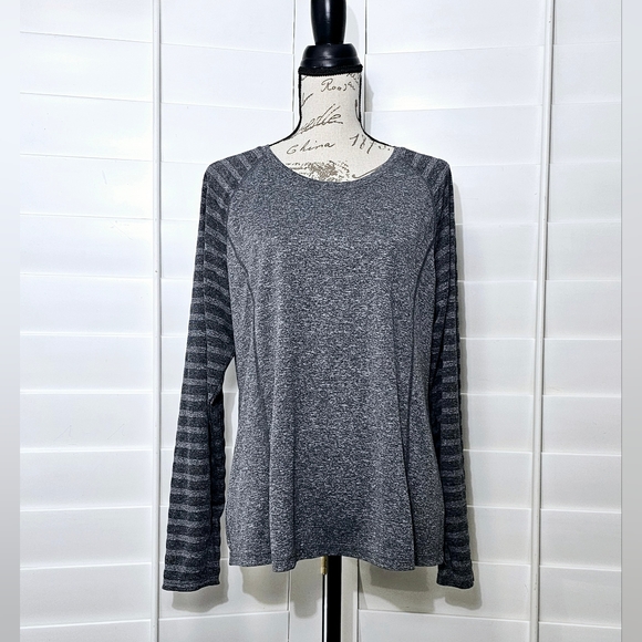 AVIA LONG SLEEVE ATHLETIC WORKOUT SHIRT/TOP - Picture 1 of 11